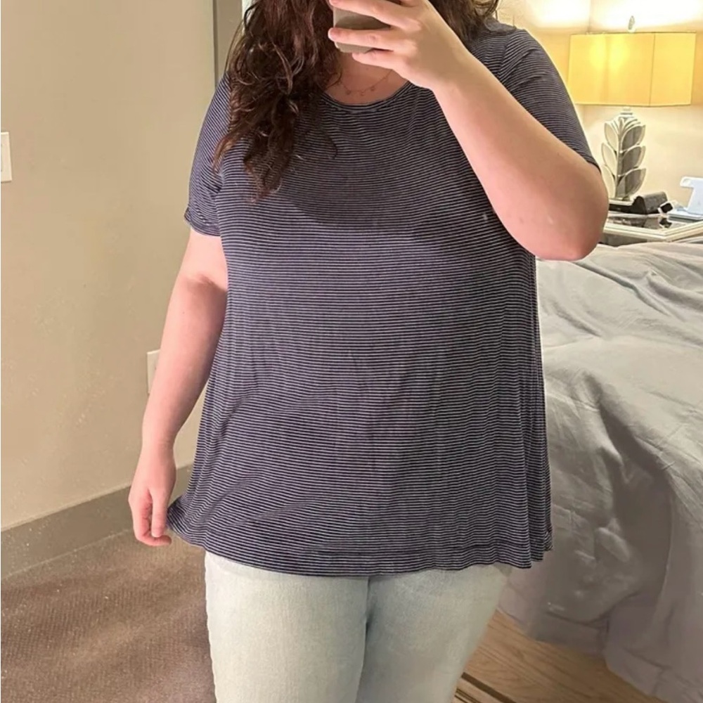 Old Navy Women's Short Sleeve Navy Striped Tee